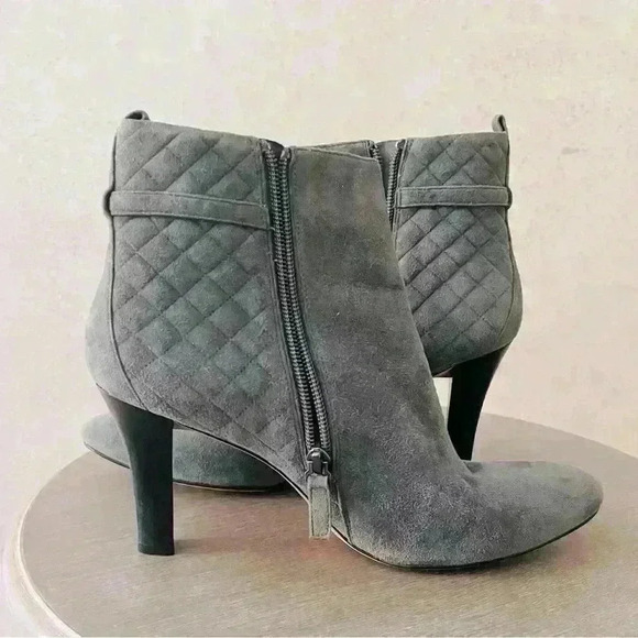 BROOKS BROTHERS 8.5 WOMENS GREY LEATHER QUILTED MOB WIFE DATE NIGHT FLIRTY HEELS - Picture 5 of 11